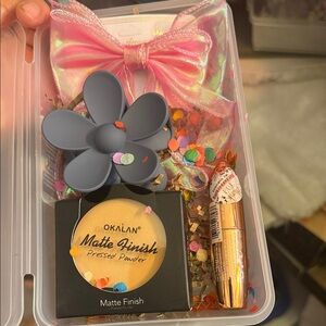 Oklah Matte Finish Pressed Powder with Accessories
